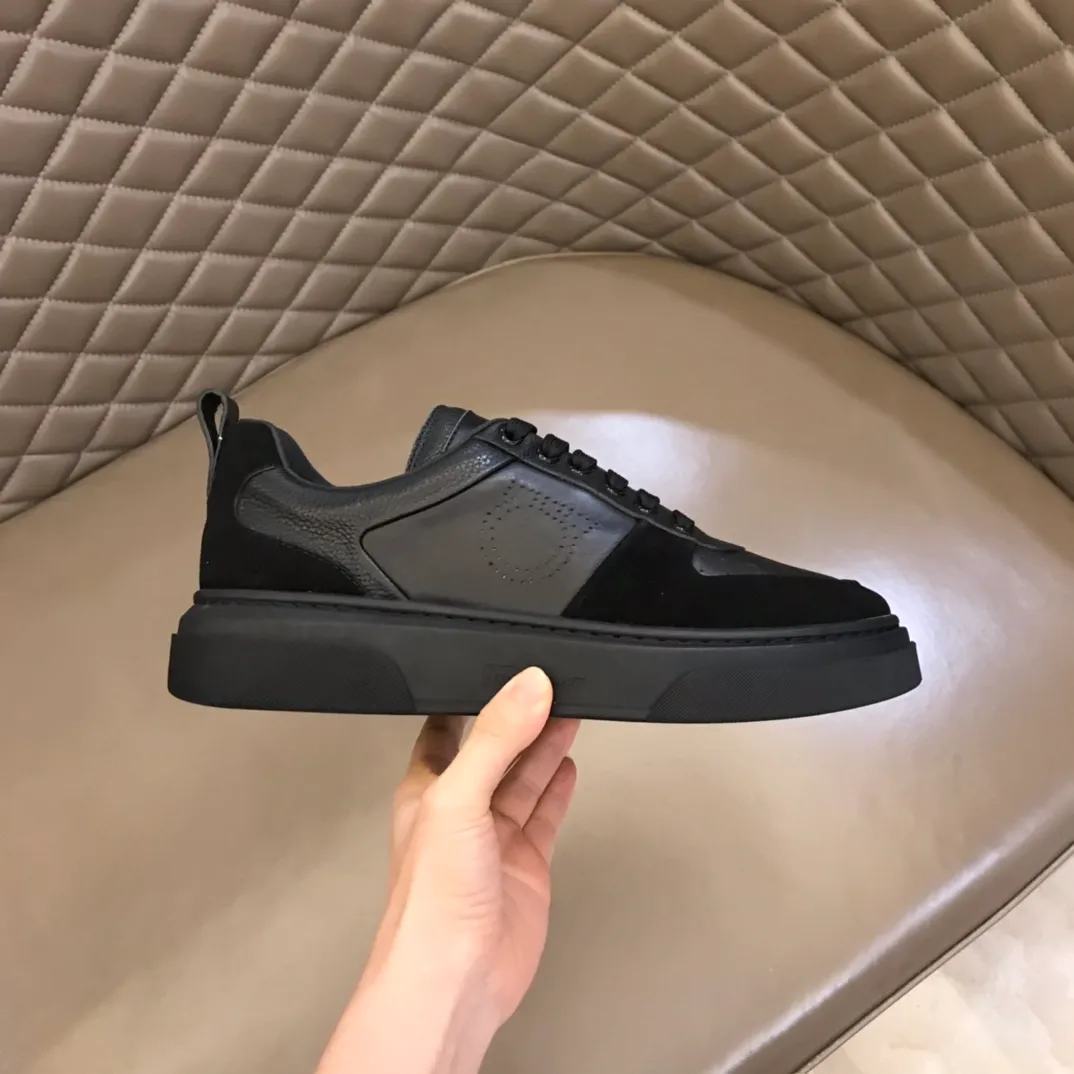 p420 "Salvatore Ferraga**" men's low-cut fashion sneakers. This casual shoe has a novel structure and is made of soft calfskin. The contrasting color elements on the upper highlight the bold and avant-garde atmosphere. The first-layer cowhide lining is high-end and comfortable. Energetic and fresh, these shoes can be worn with casual looks or add a touch of street style to elegant trousers.  Size: 38-44